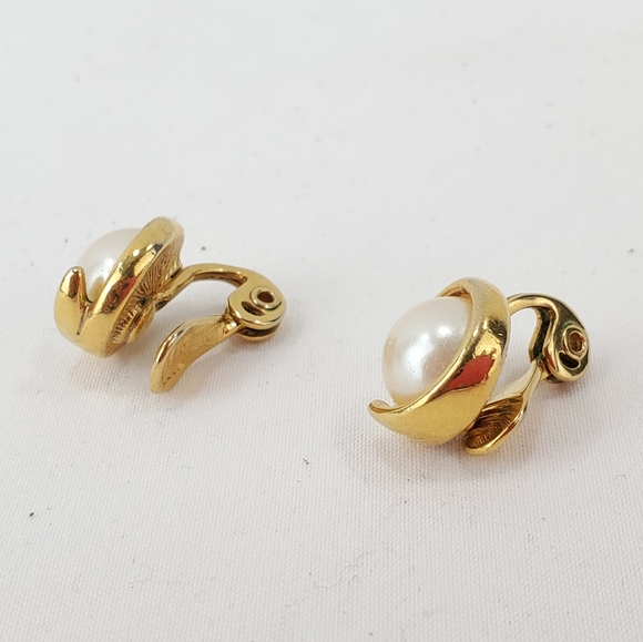 Vintage Gold Tone Faux Pearl Monet Clip Earrings - Picture 3 of 9